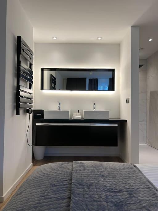 Charmant Appartement Au Look Design Монс Екстериор снимка
